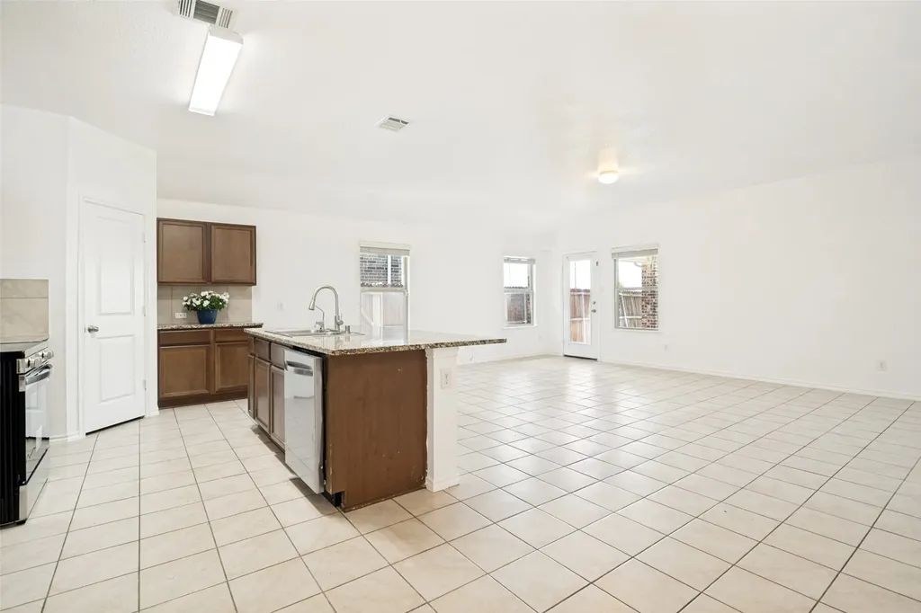 2085 Leona Street Forney TX 75126