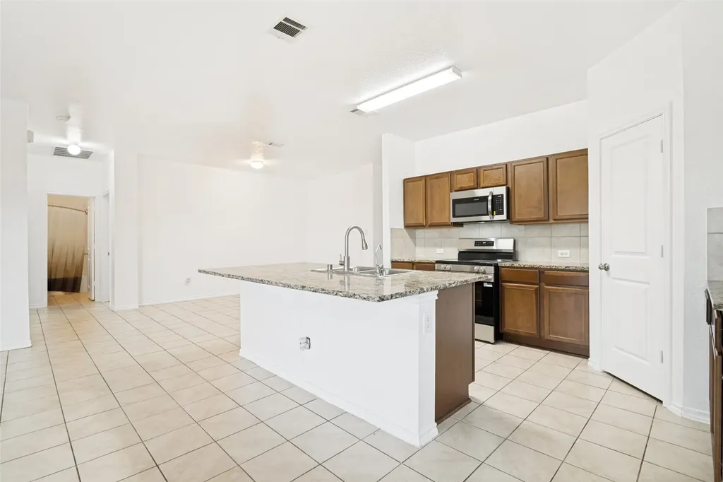 2085 Leona Street Forney TX 75126