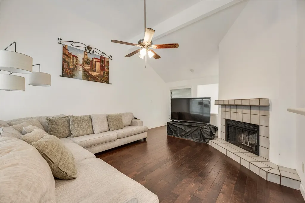 1613 Kingspoint Drive Carrollton TX 75007