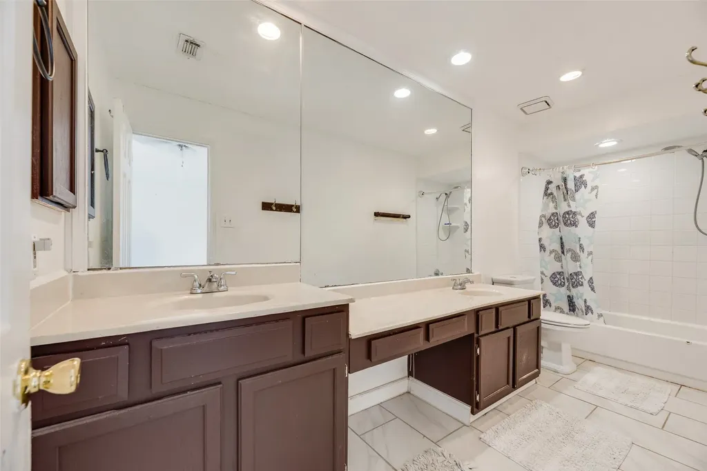 1613 Kingspoint Drive Carrollton TX 75007