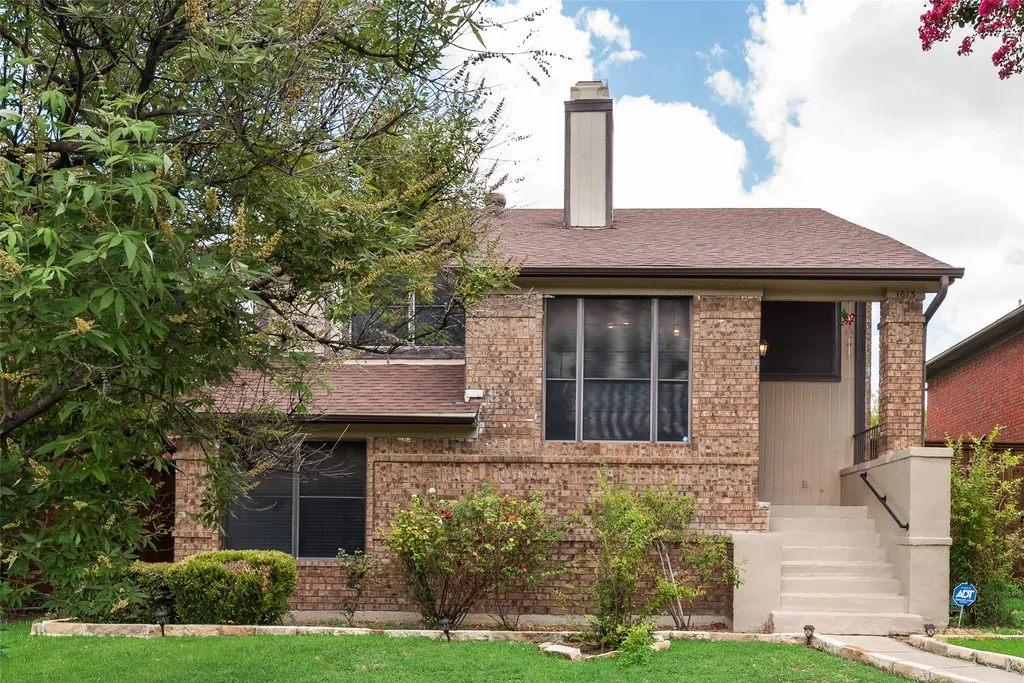 1613 Kingspoint Drive Carrollton TX 75007