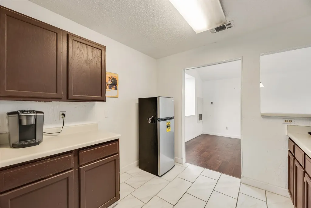 1613 Kingspoint Drive Carrollton TX 75007