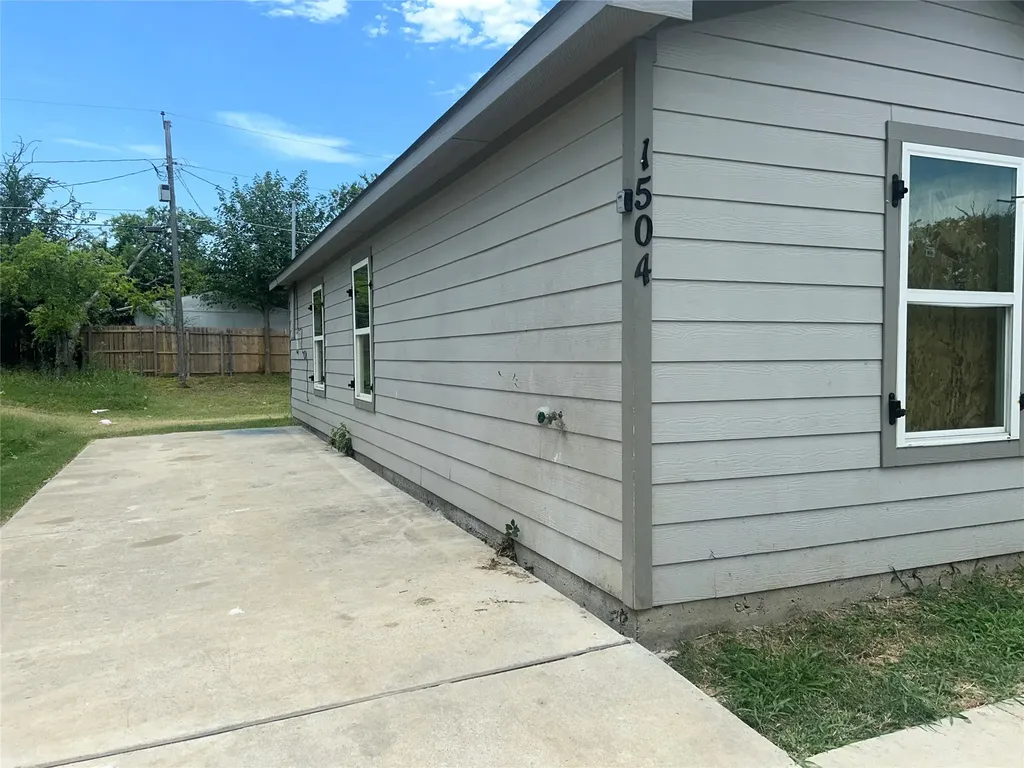 1504 Avenue D Fort Worth TX 76104