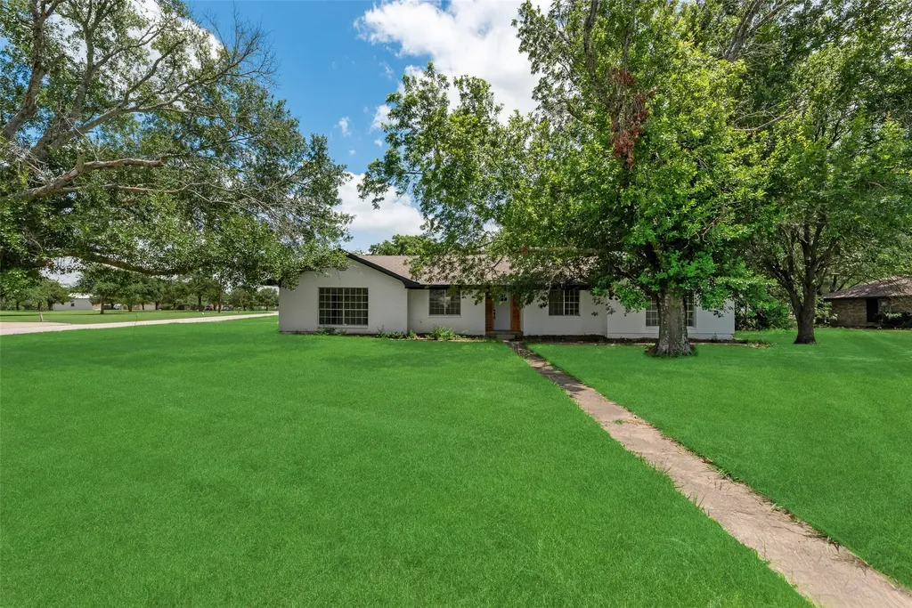 906 Mesquite Lane Mexia TX 76667
