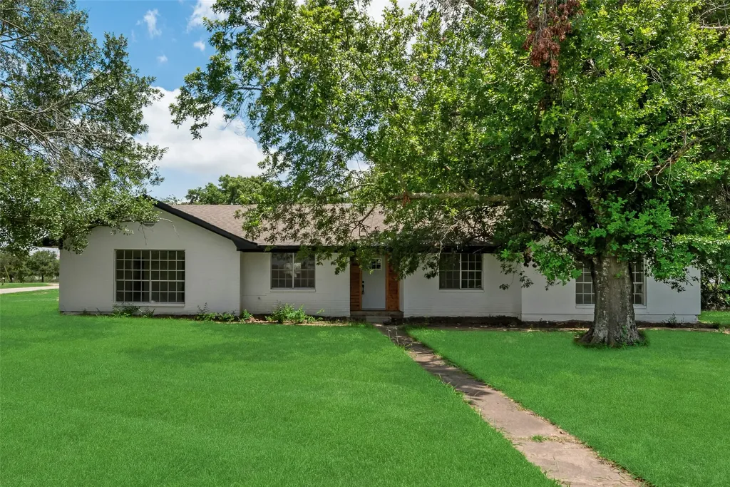 906 Mesquite Lane Mexia TX 76667