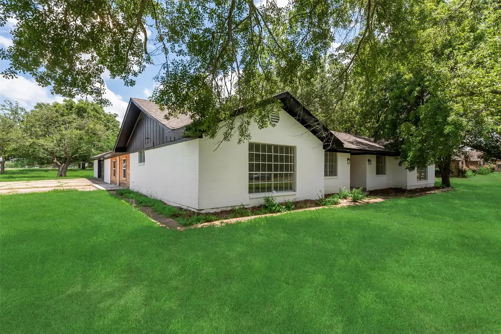 906 Mesquite Lane Mexia TX 76667
