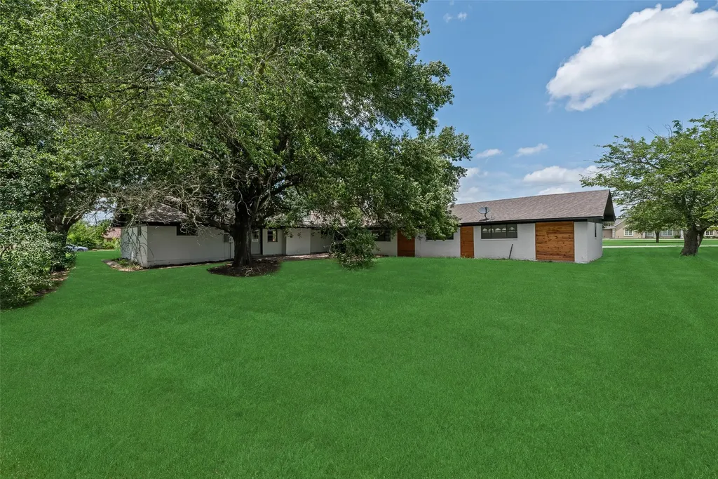906 Mesquite Lane Mexia TX 76667