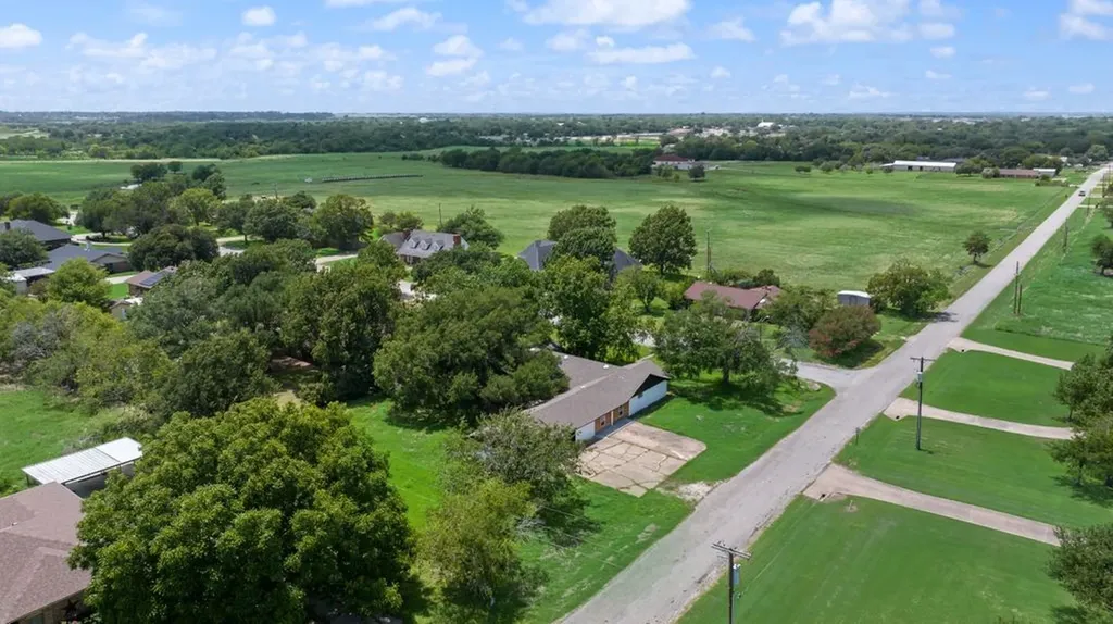906 Mesquite Lane Mexia TX 76667