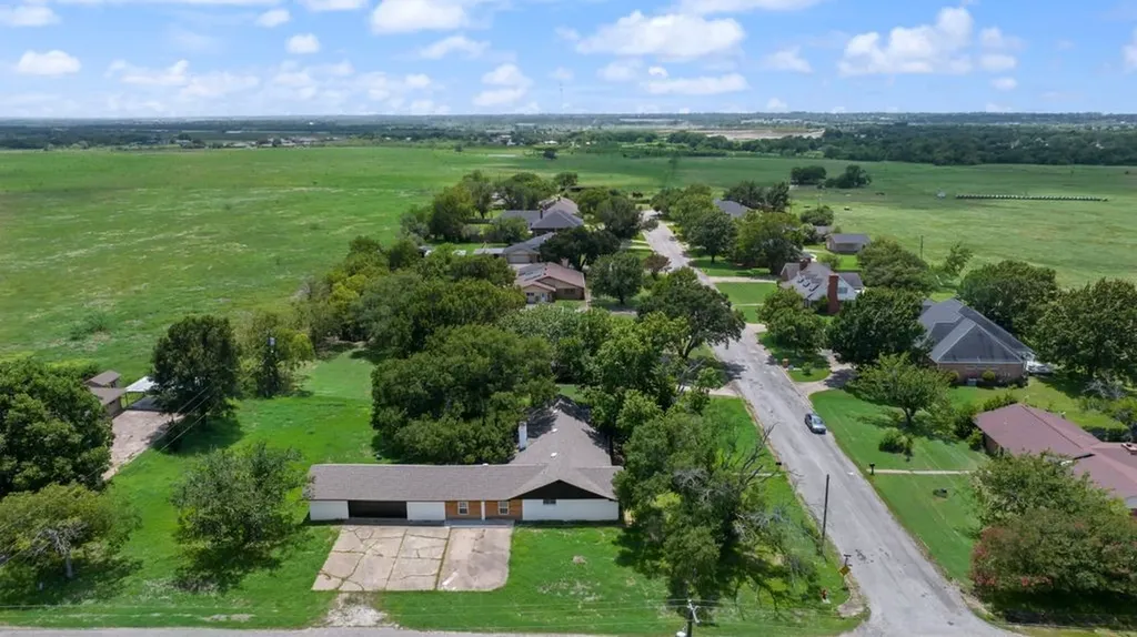 906 Mesquite Lane Mexia TX 76667