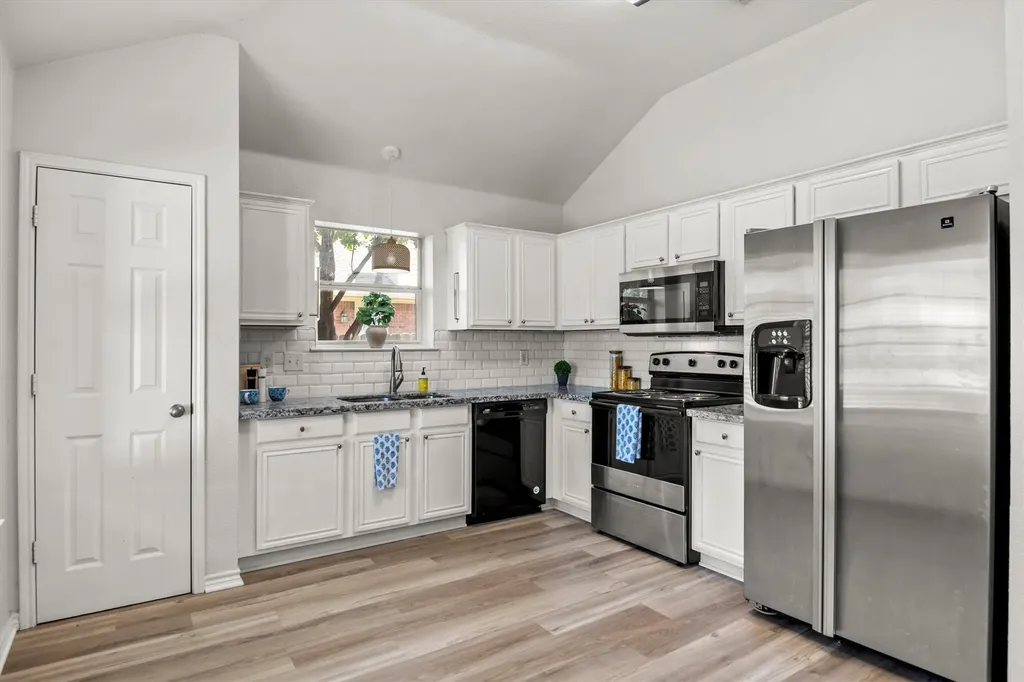 1309 Indian Wells Trail Midlothian TX 76065