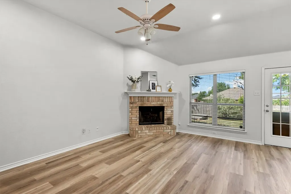 1309 Indian Wells Trail Midlothian TX 76065