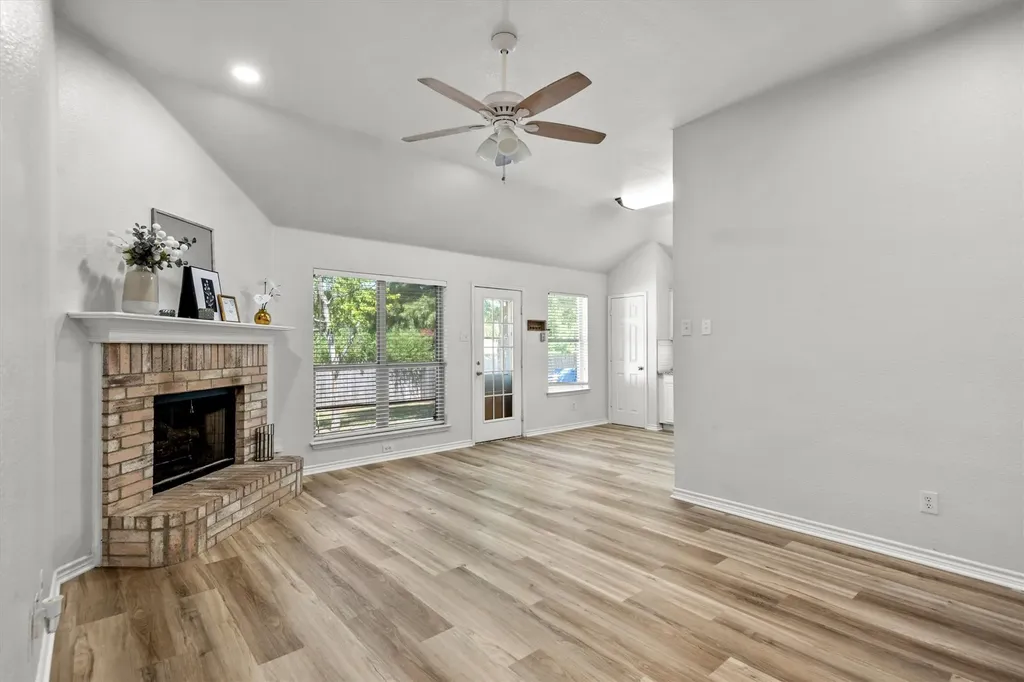 1309 Indian Wells Trail Midlothian TX 76065