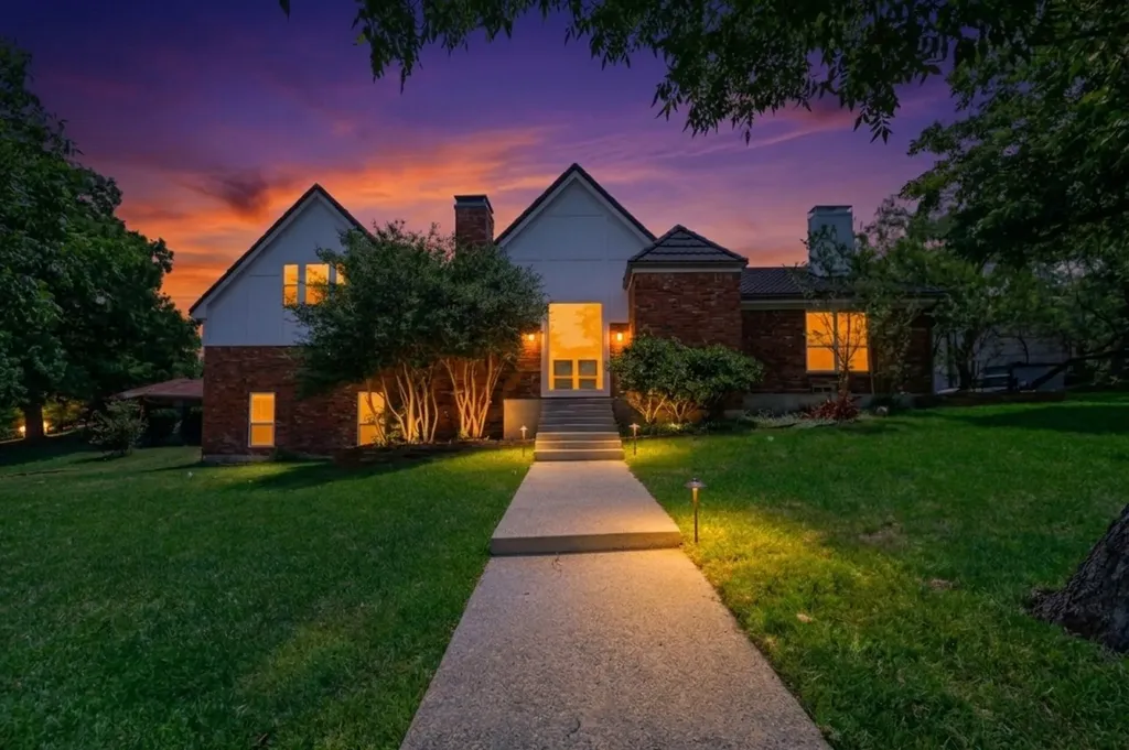 4008 Acapulco Street Irving TX 75062