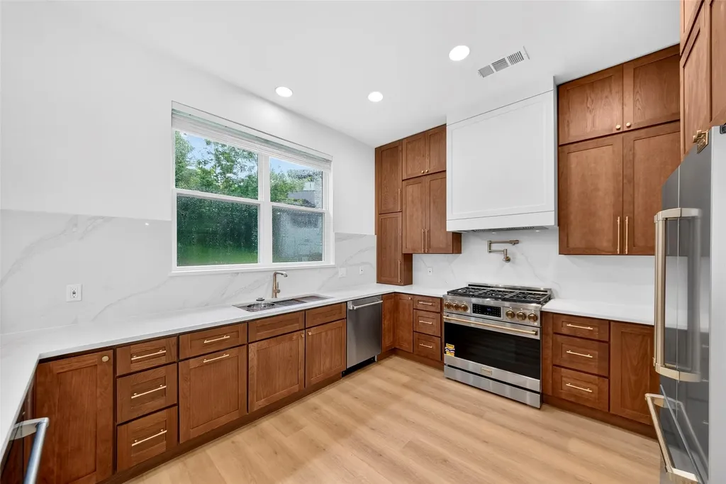 4008 Acapulco Street Irving TX 75062