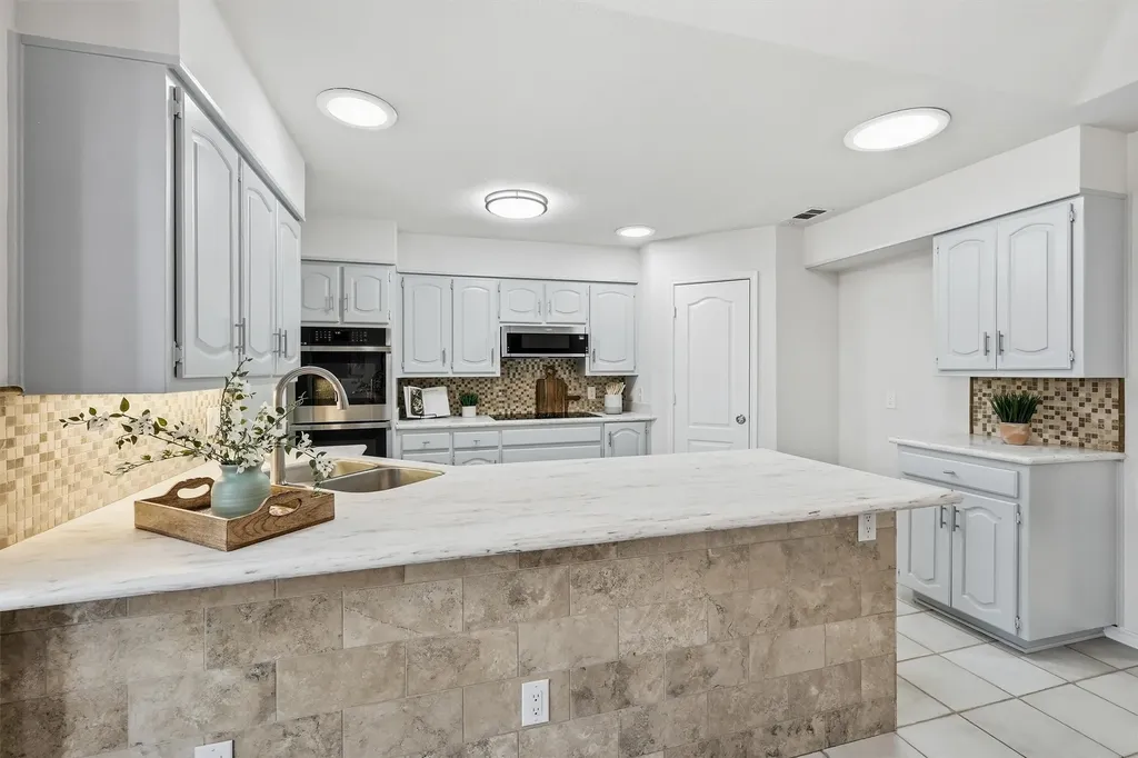 50 Cimarron Drive Trophy Club TX 76262