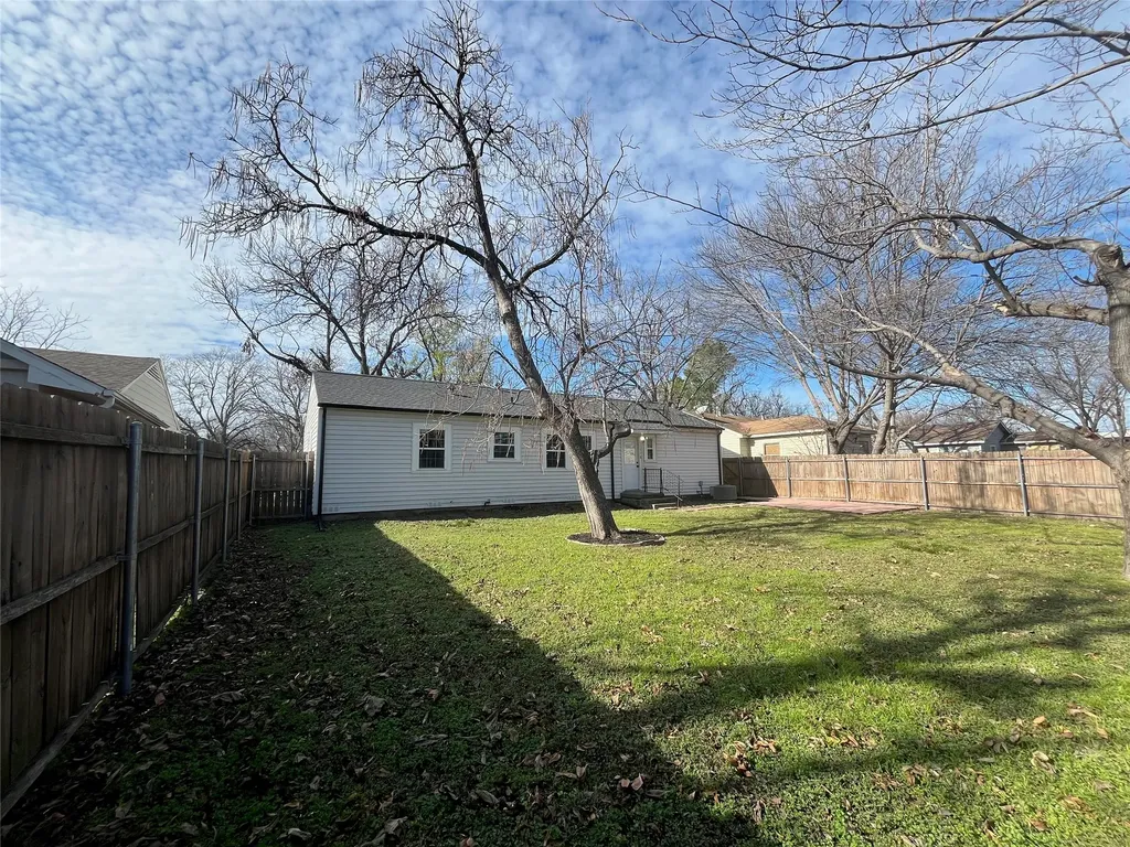 118 Nichols Street Irving TX 75060