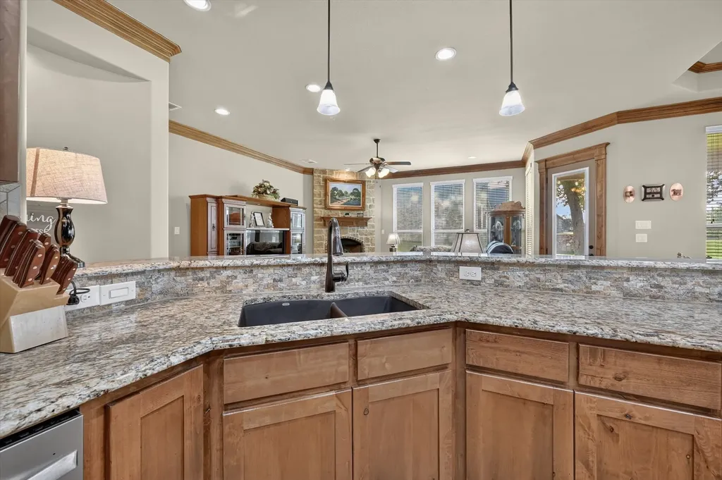 197 Ellis Creek Drive Weatherford TX 76085