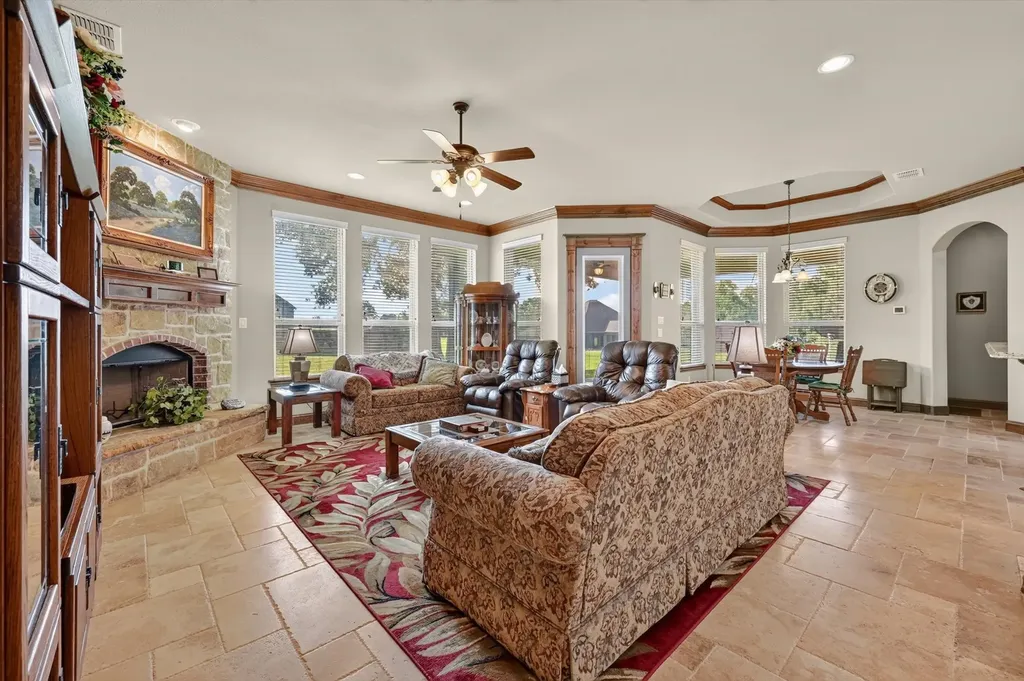 197 Ellis Creek Drive Weatherford TX 76085