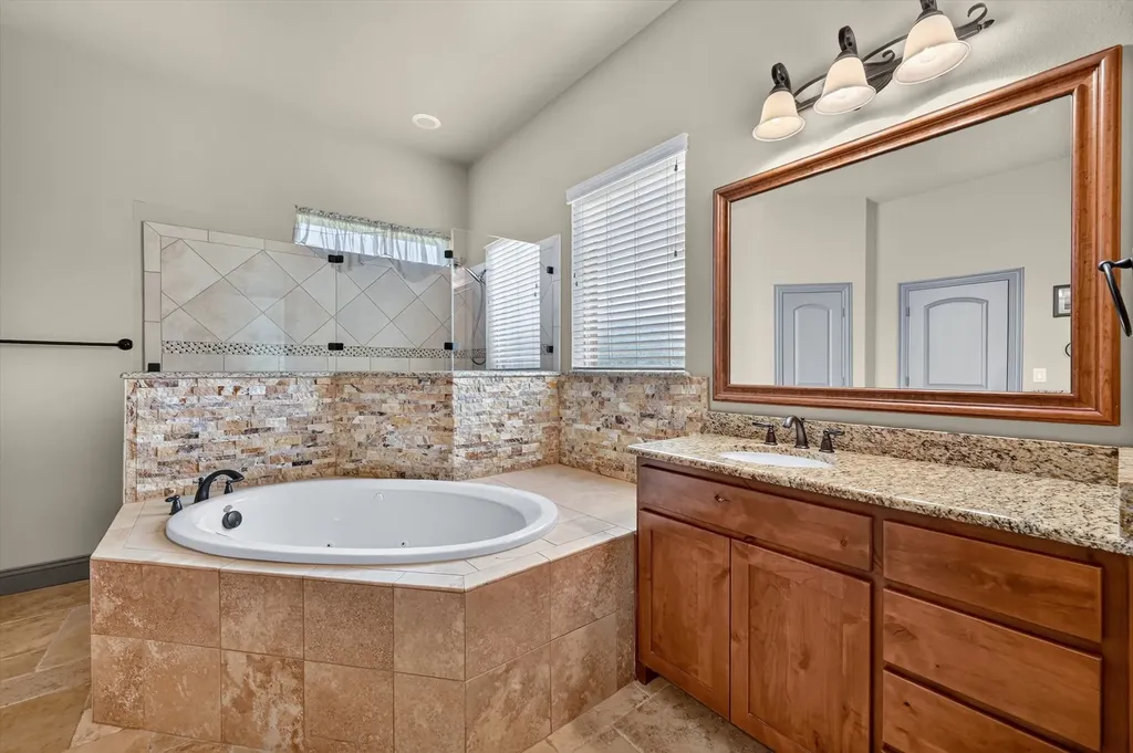 197 Ellis Creek Drive Weatherford TX 76085