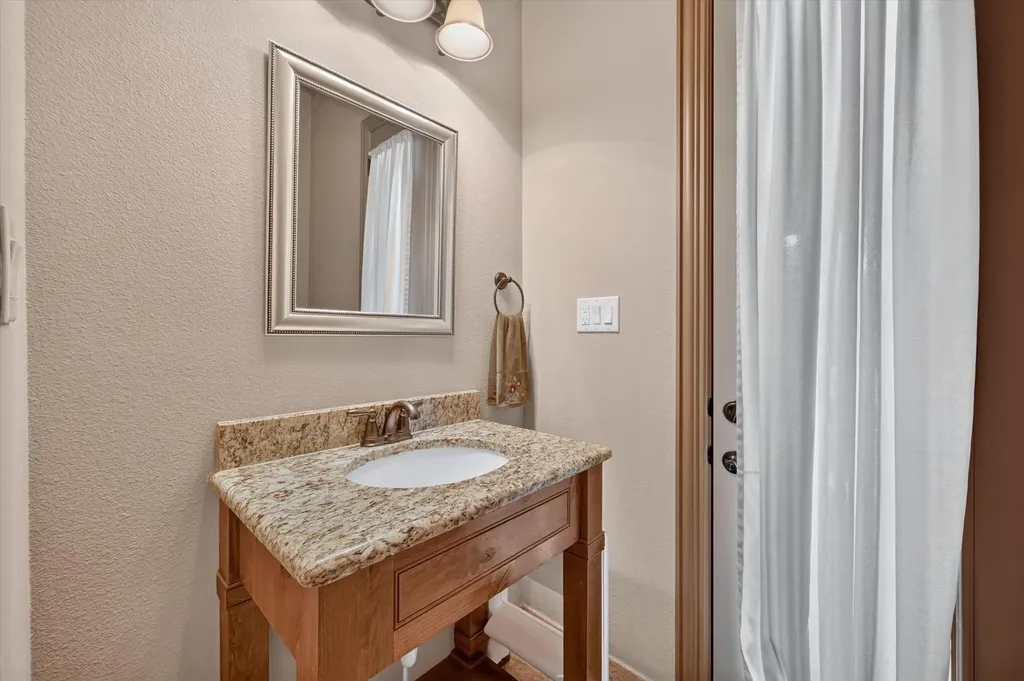 197 Ellis Creek Drive Weatherford TX 76085