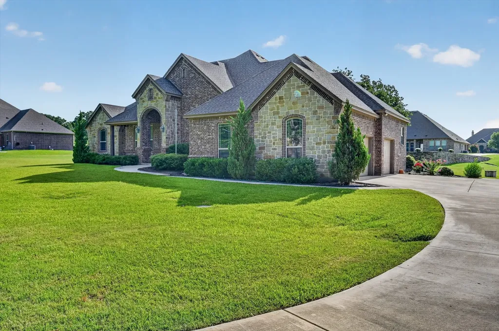 197 Ellis Creek Drive Weatherford TX 76085