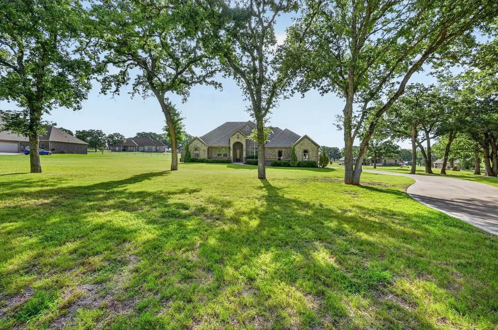 197 Ellis Creek Drive Weatherford TX 76085