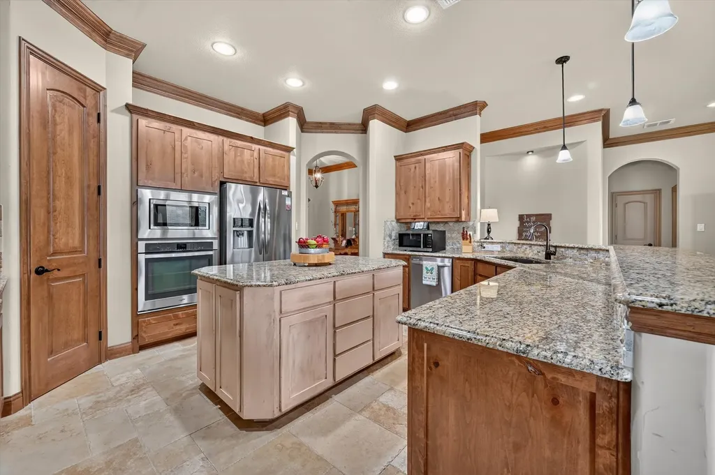 197 Ellis Creek Drive Weatherford TX 76085