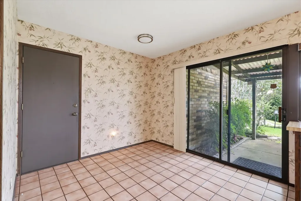 2929 Silverdale Lane Garland TX 75044