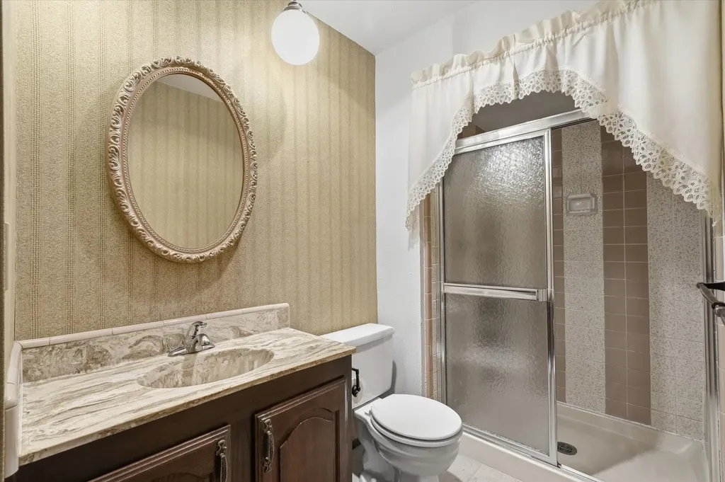2929 Silverdale Lane Garland TX 75044
