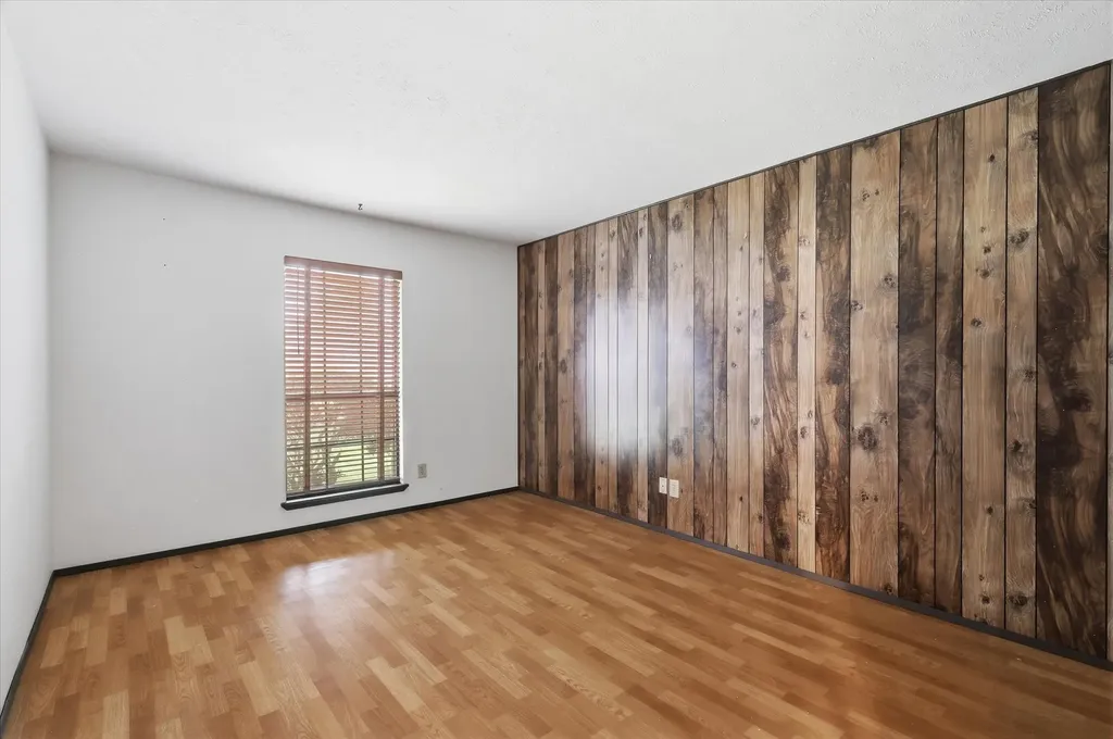 2929 Silverdale Lane Garland TX 75044