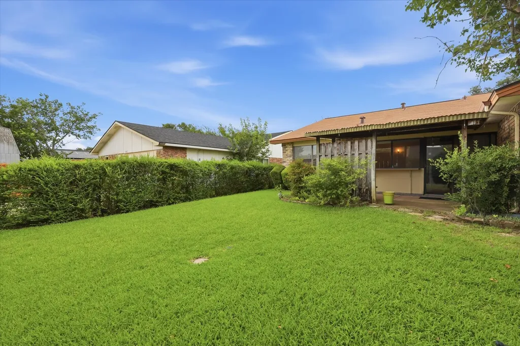 2929 Silverdale Lane Garland TX 75044
