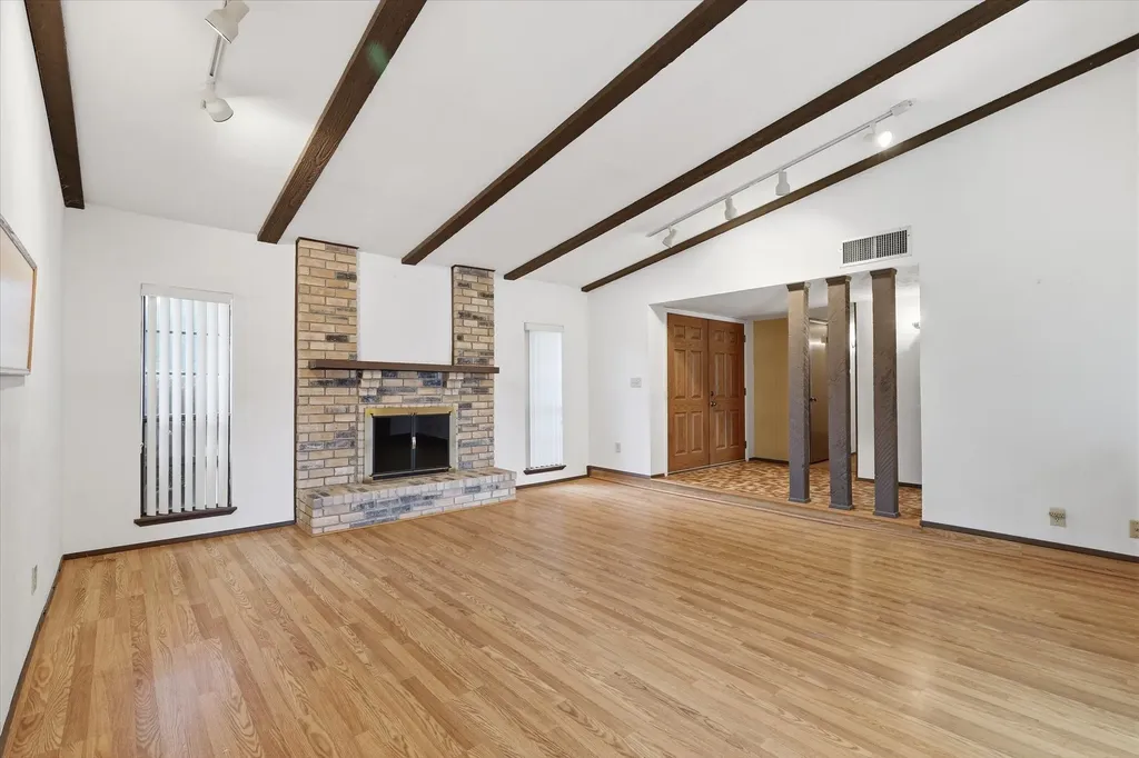 2929 Silverdale Lane Garland TX 75044