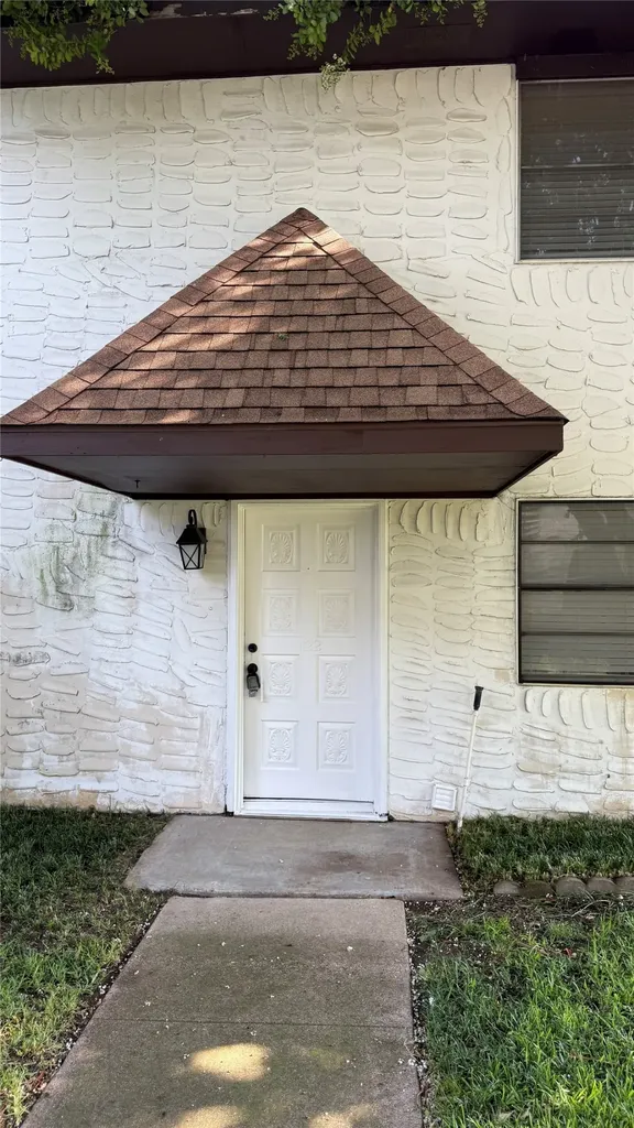 1723 E Grauwyler Road Irving TX 75061