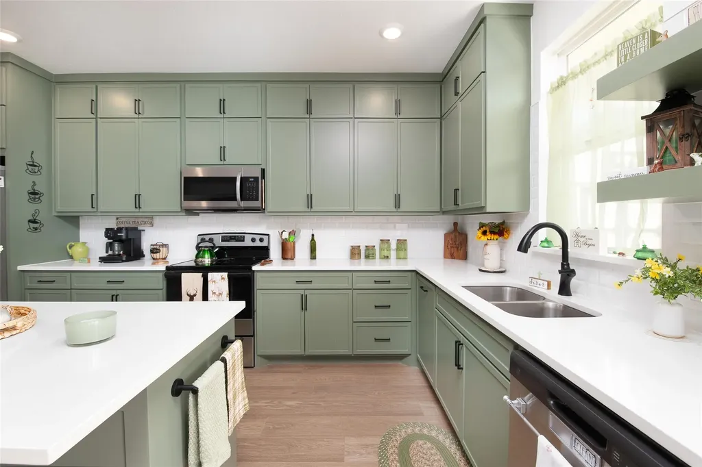 209 Lanai Drive Runaway Bay TX 76426