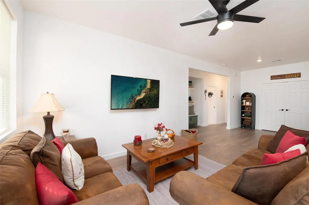 209 Lanai Drive Runaway Bay TX 76426
