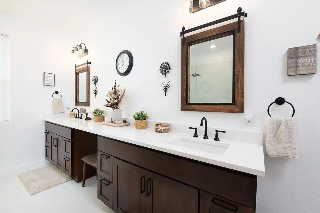 209 Lanai Drive Runaway Bay TX 76426