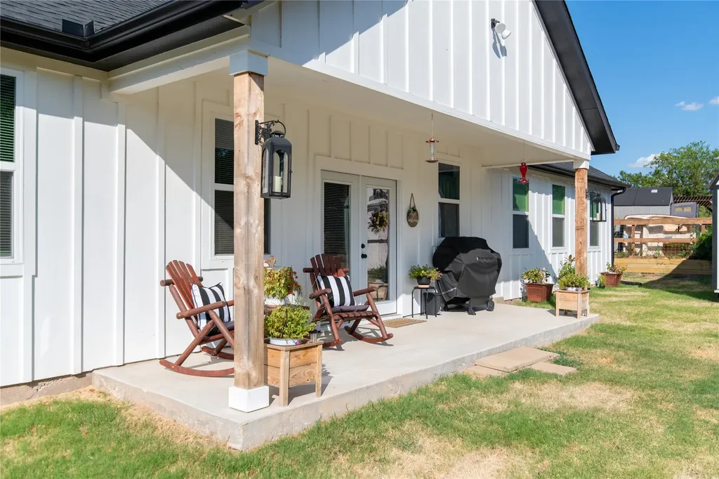 209 Lanai Drive Runaway Bay TX 76426