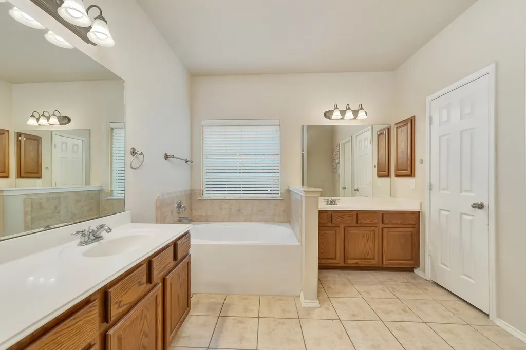 2312 Tawny Owl Road Grand Prairie TX 75052