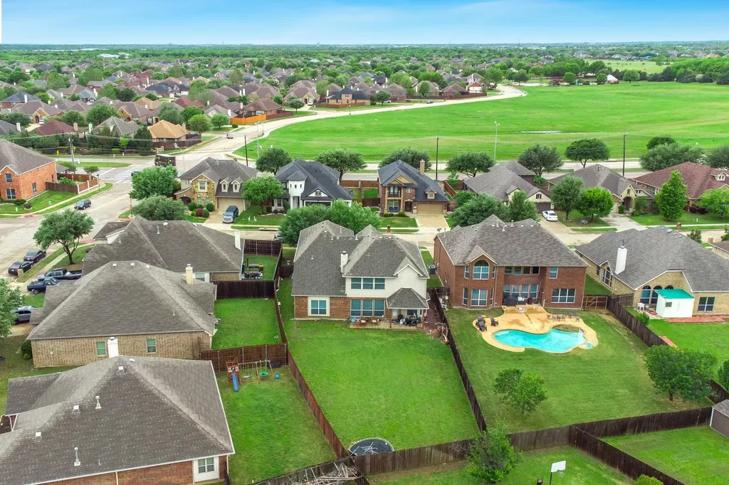 2312 Tawny Owl Road Grand Prairie TX 75052