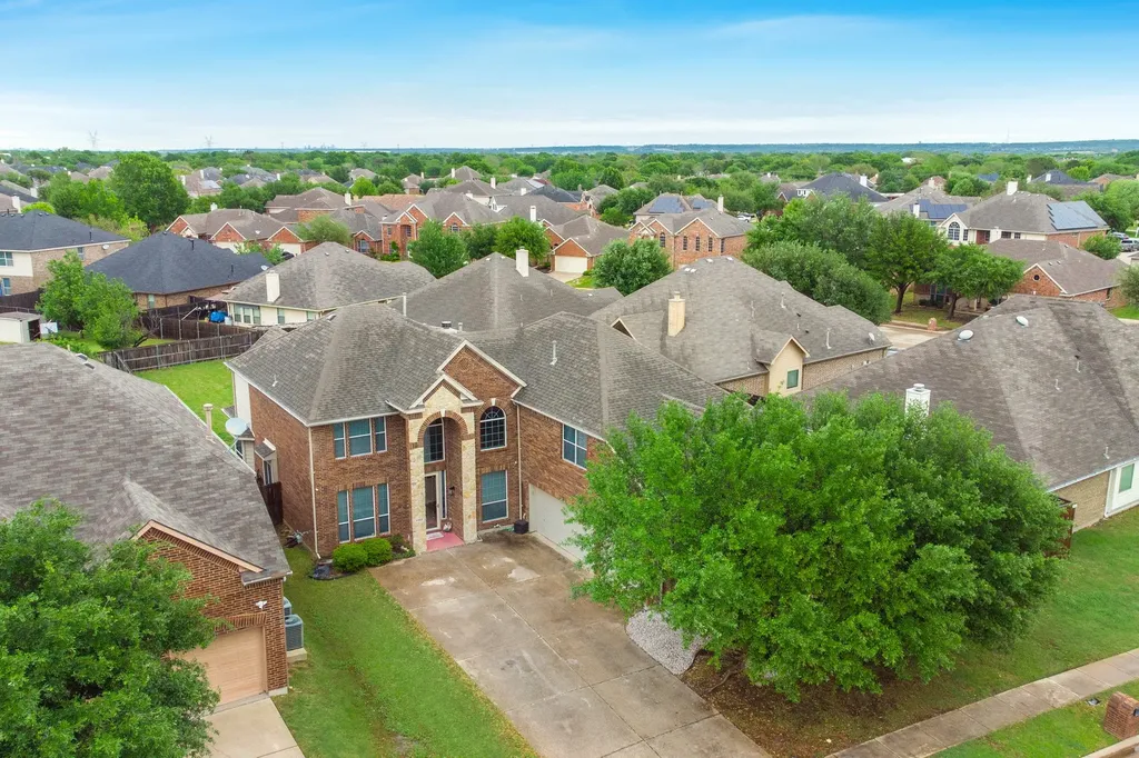 2312 Tawny Owl Road Grand Prairie TX 75052