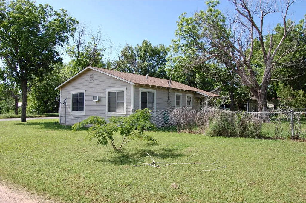 141 Ragland Street Graham TX 76450