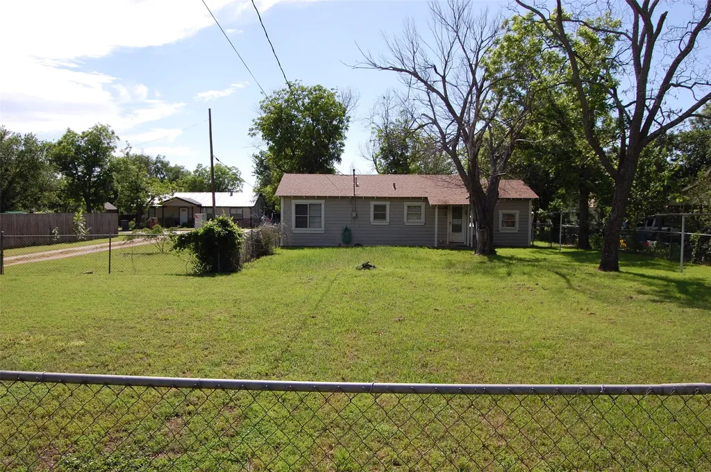 141 Ragland Street Graham TX 76450