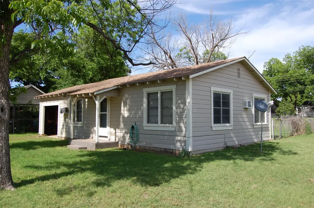 141 Ragland Street Graham TX 76450