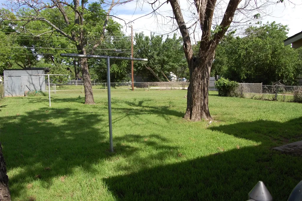141 Ragland Street Graham TX 76450