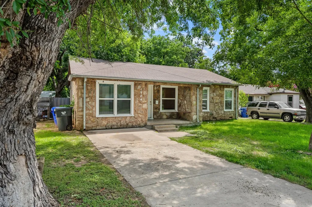 1924 Connally Street Waco TX 76711