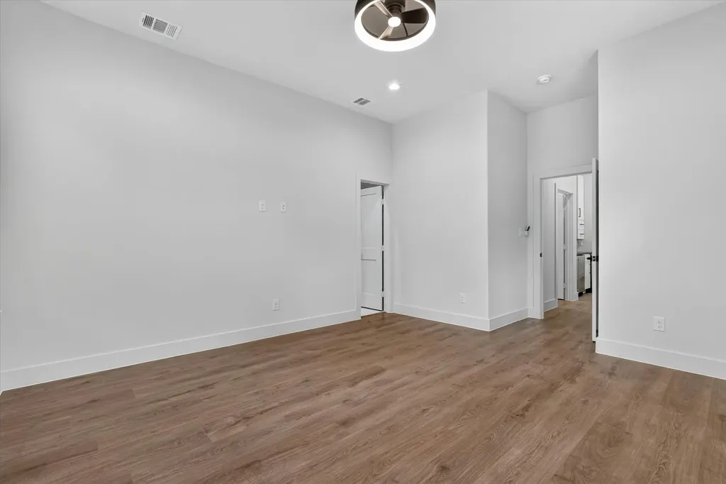 3210 Carpenter Avenue Dallas TX 75215