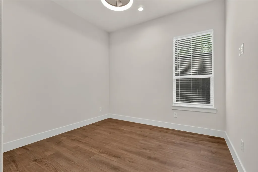 3210 Carpenter Avenue Dallas TX 75215