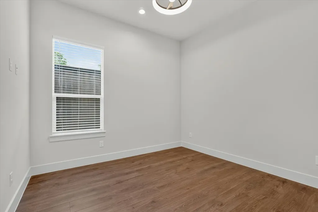 3210 Carpenter Avenue Dallas TX 75215