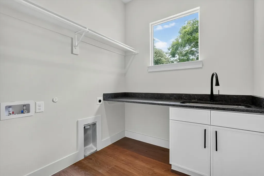 3210 Carpenter Avenue Dallas TX 75215