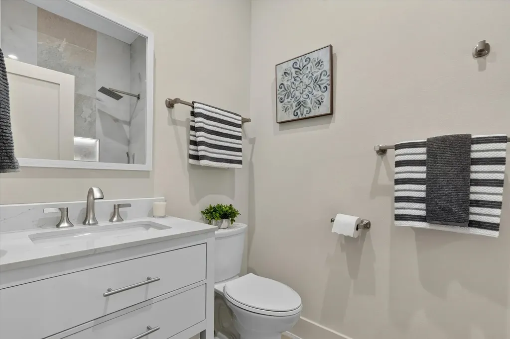 3210 Carpenter Avenue Dallas TX 75215